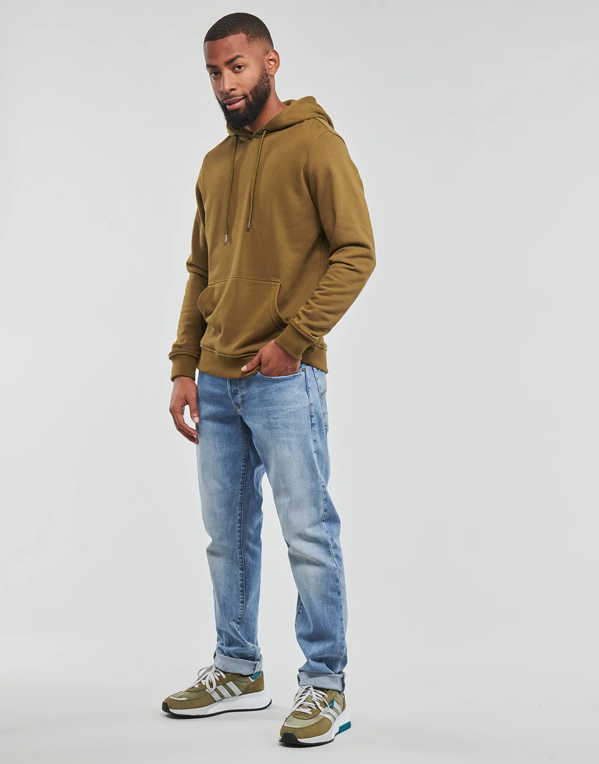 3301 Regular Tapered