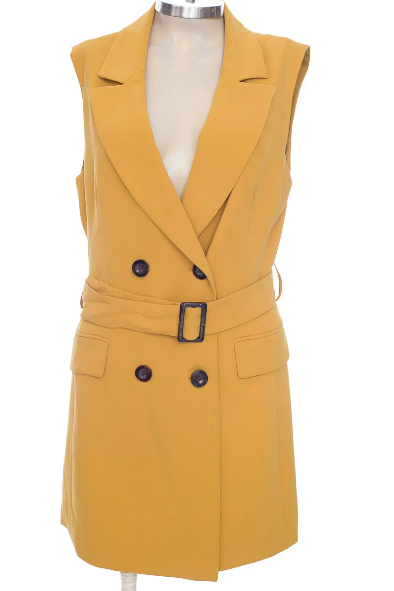 CHAQUETA / ABRIGO COLOR MOSTAZA  STUDIO F