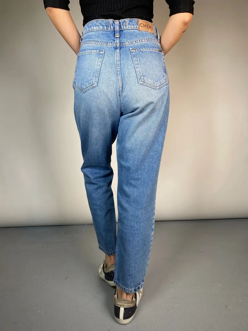 CHER Jeans Mom