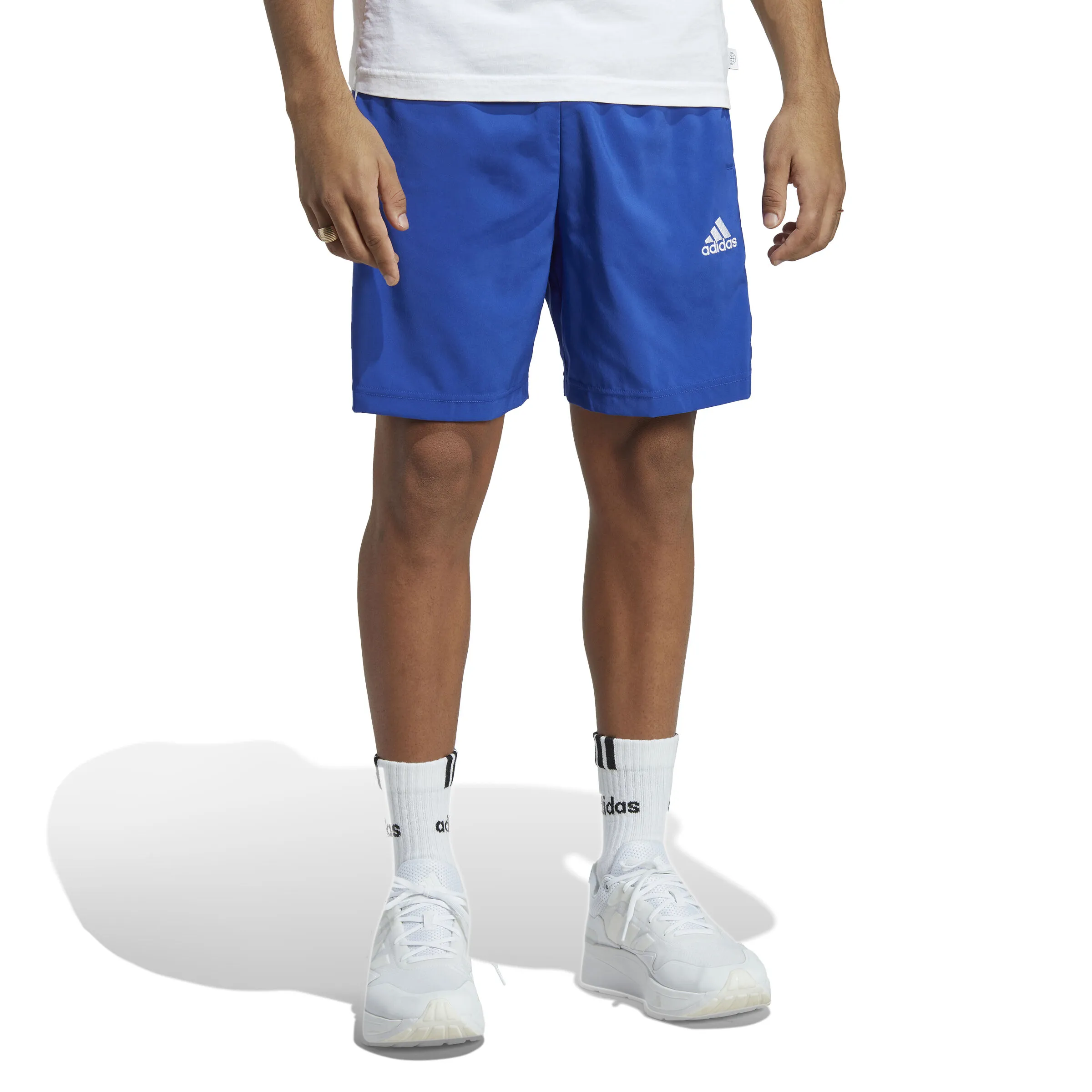 ESSENTIALS AEROREADY CHELSEA 3STRIPES SHORTS HOMBRES