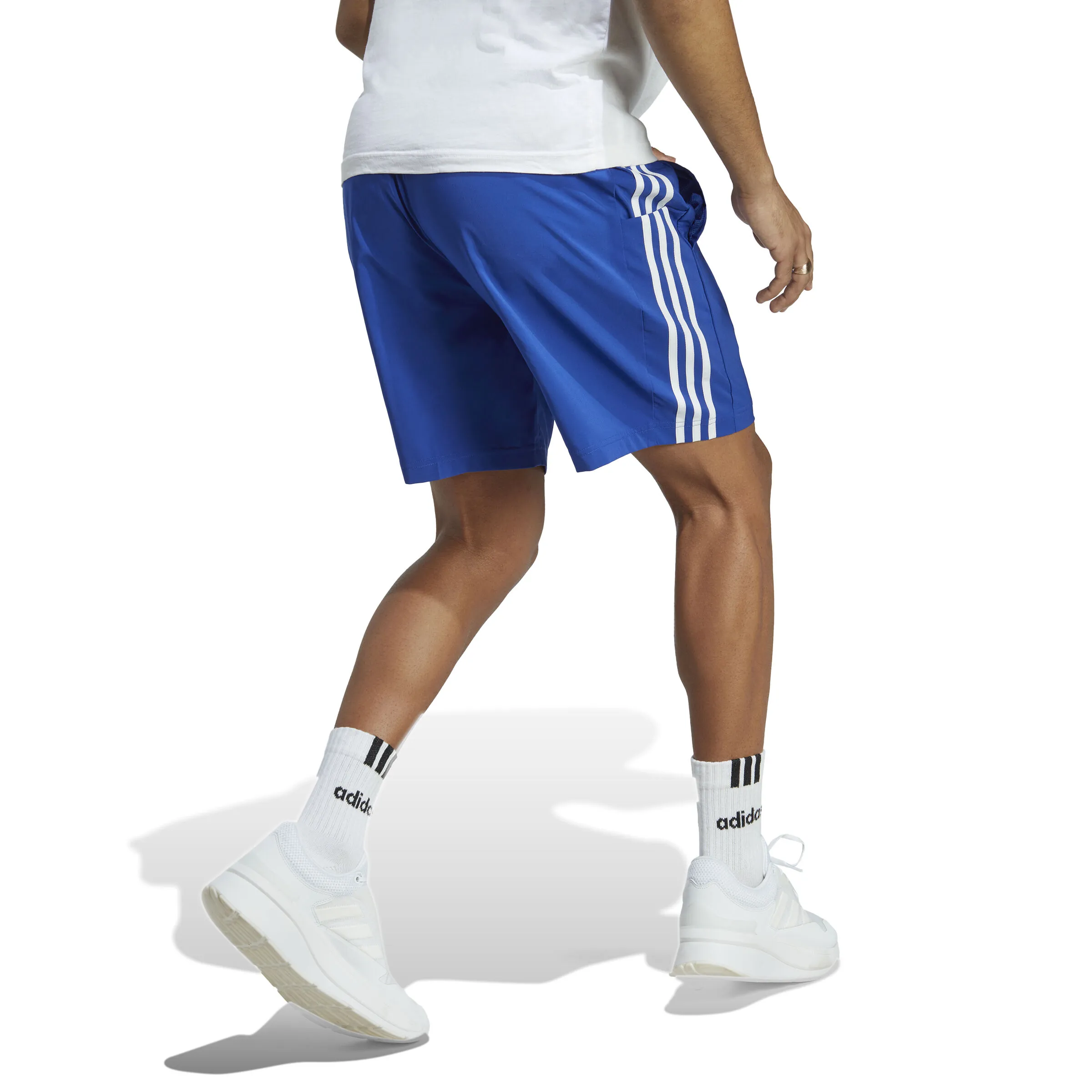 ESSENTIALS AEROREADY CHELSEA 3STRIPES SHORTS HOMBRES