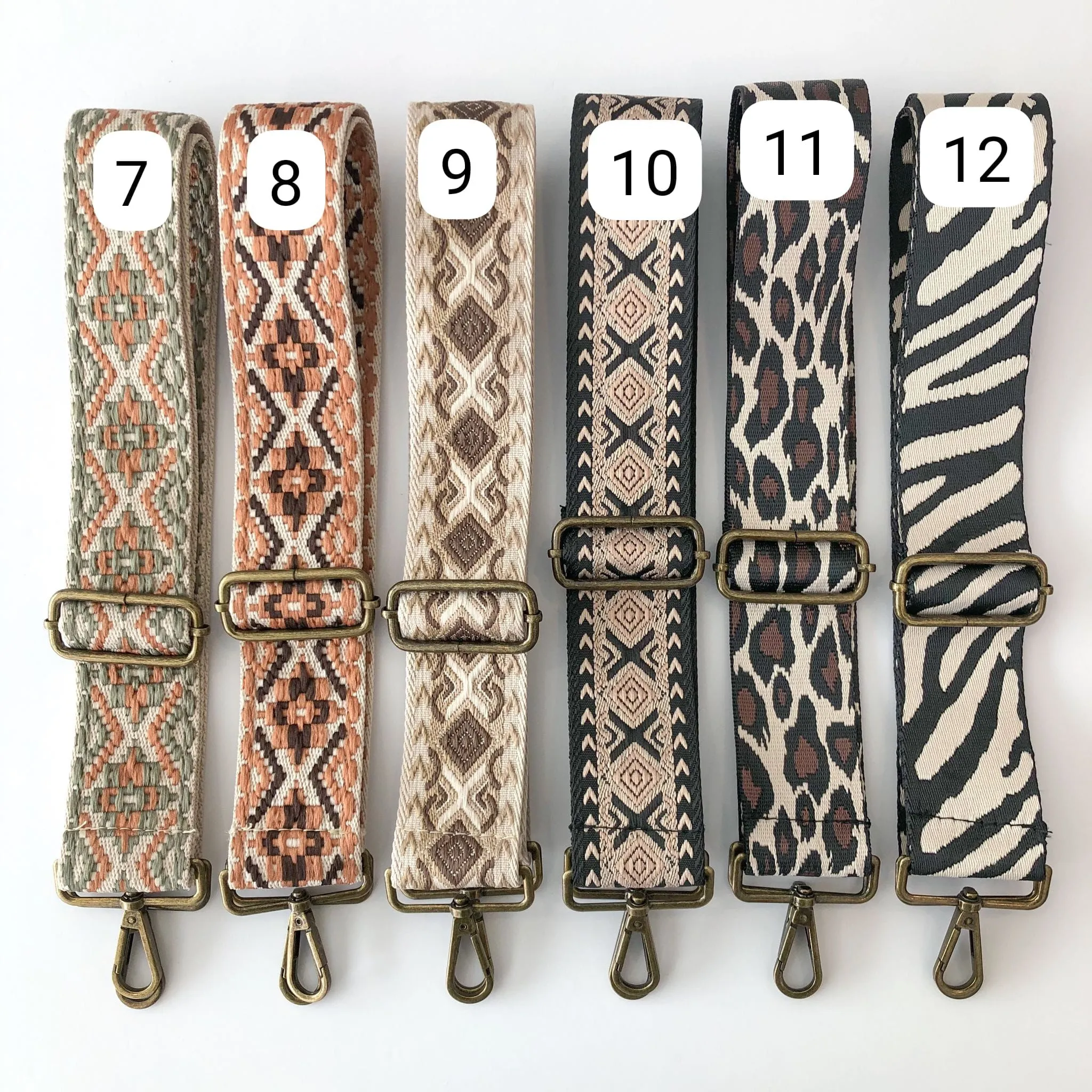 PACK REGALO BANDOLERA TACHUELAS ANTE TAUPE PERSONALIZADO