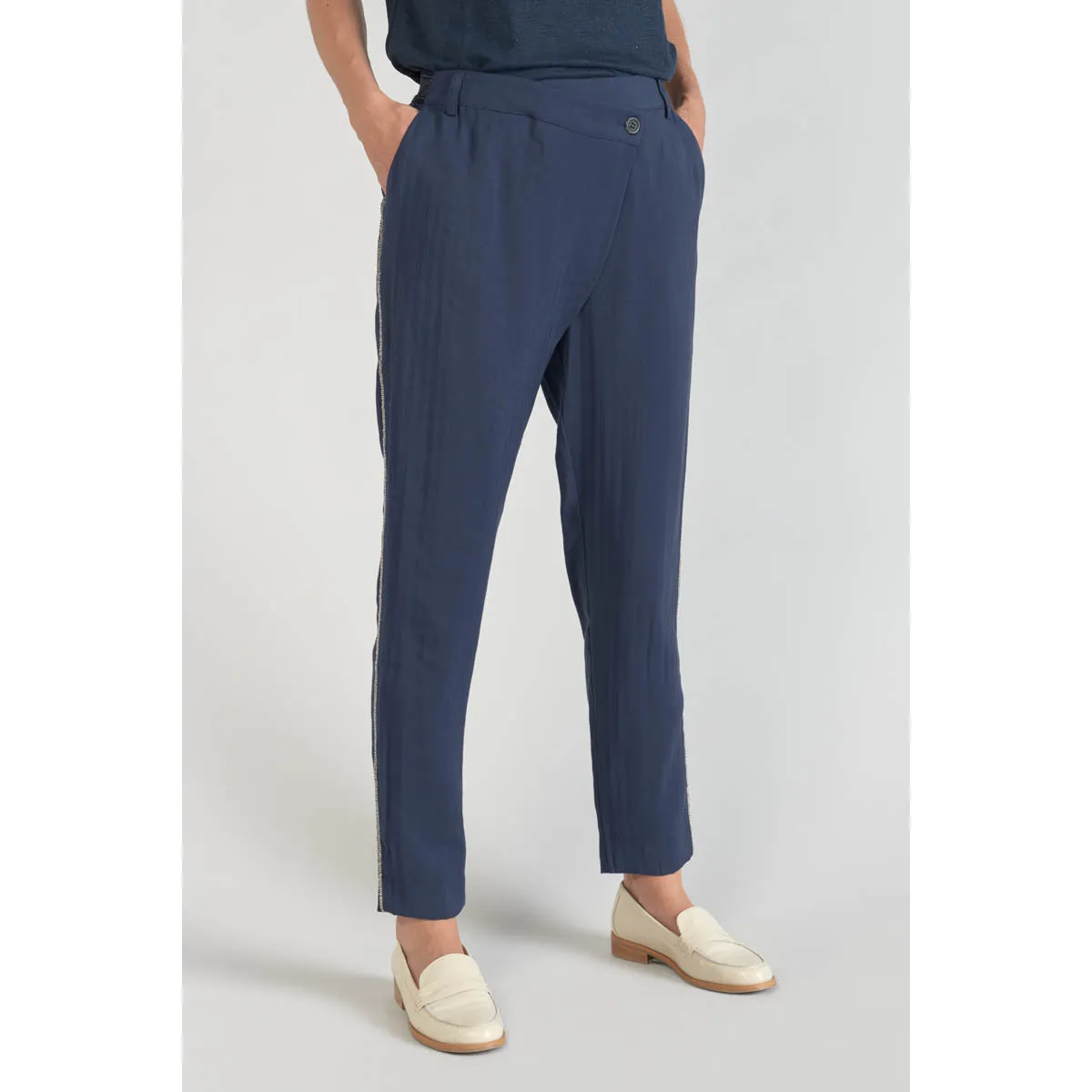 Pantalón carrot REYDEL