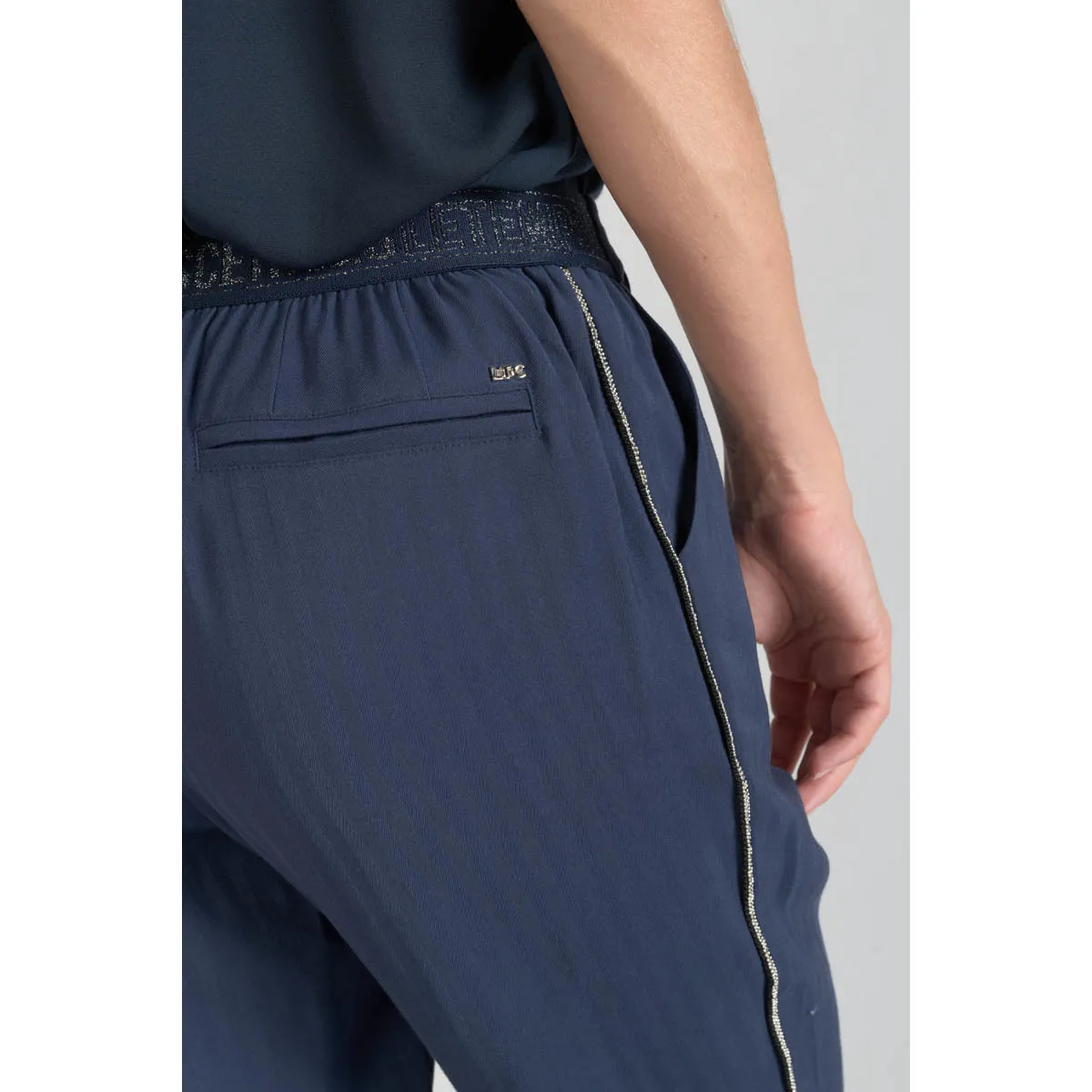 Pantalón carrot REYDEL