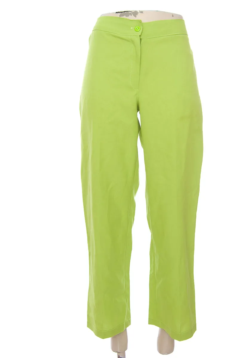 PANTALóN COLOR VERDE  DOTACLAU