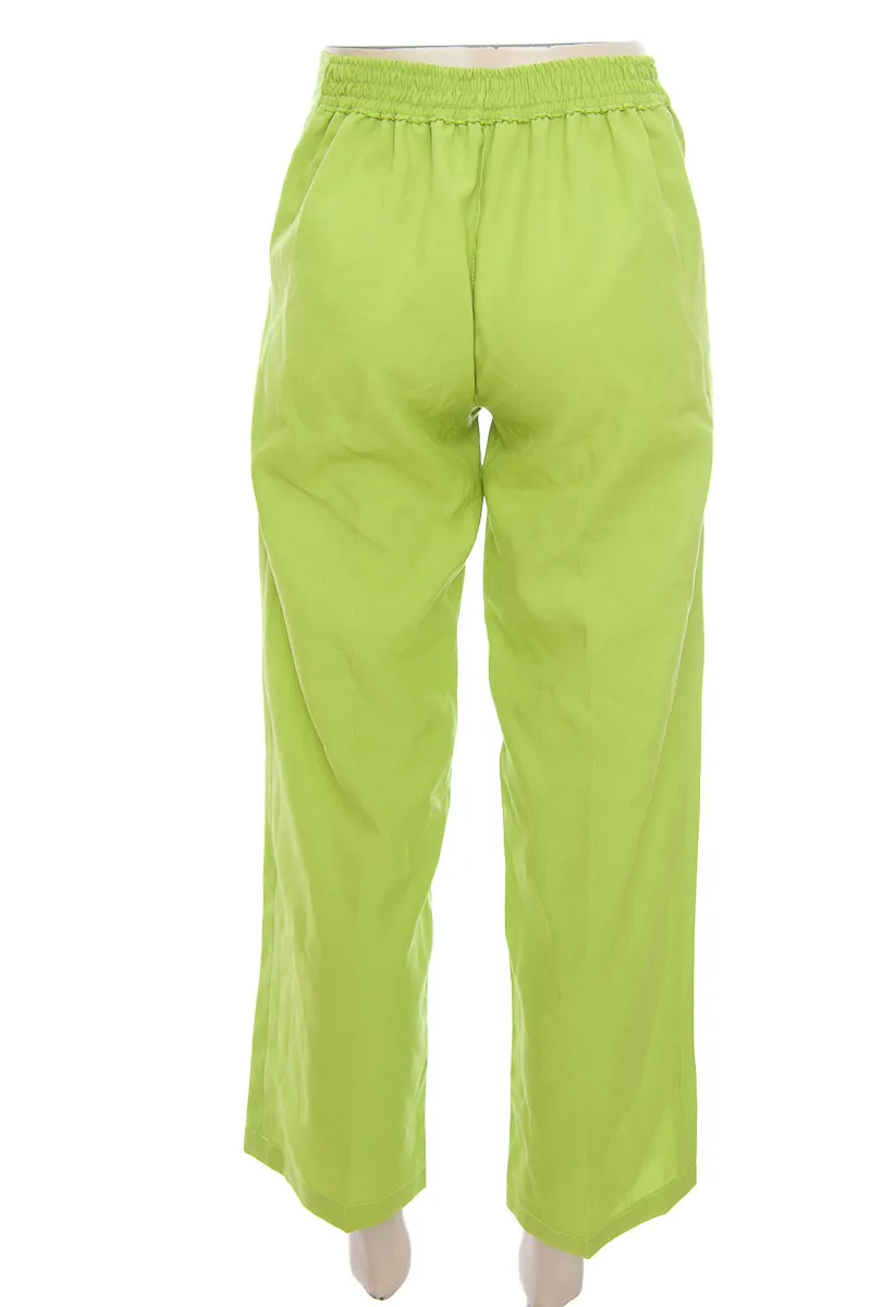 PANTALóN COLOR VERDE  DOTACLAU