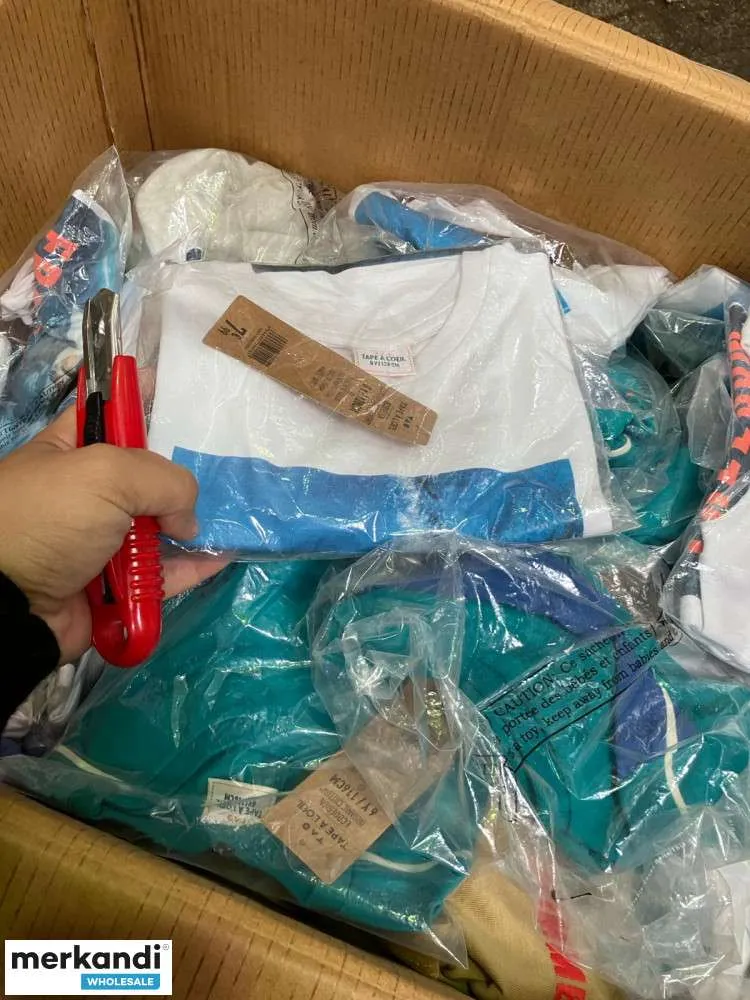 Ropa mixta para niños y bebés de marca francesa
