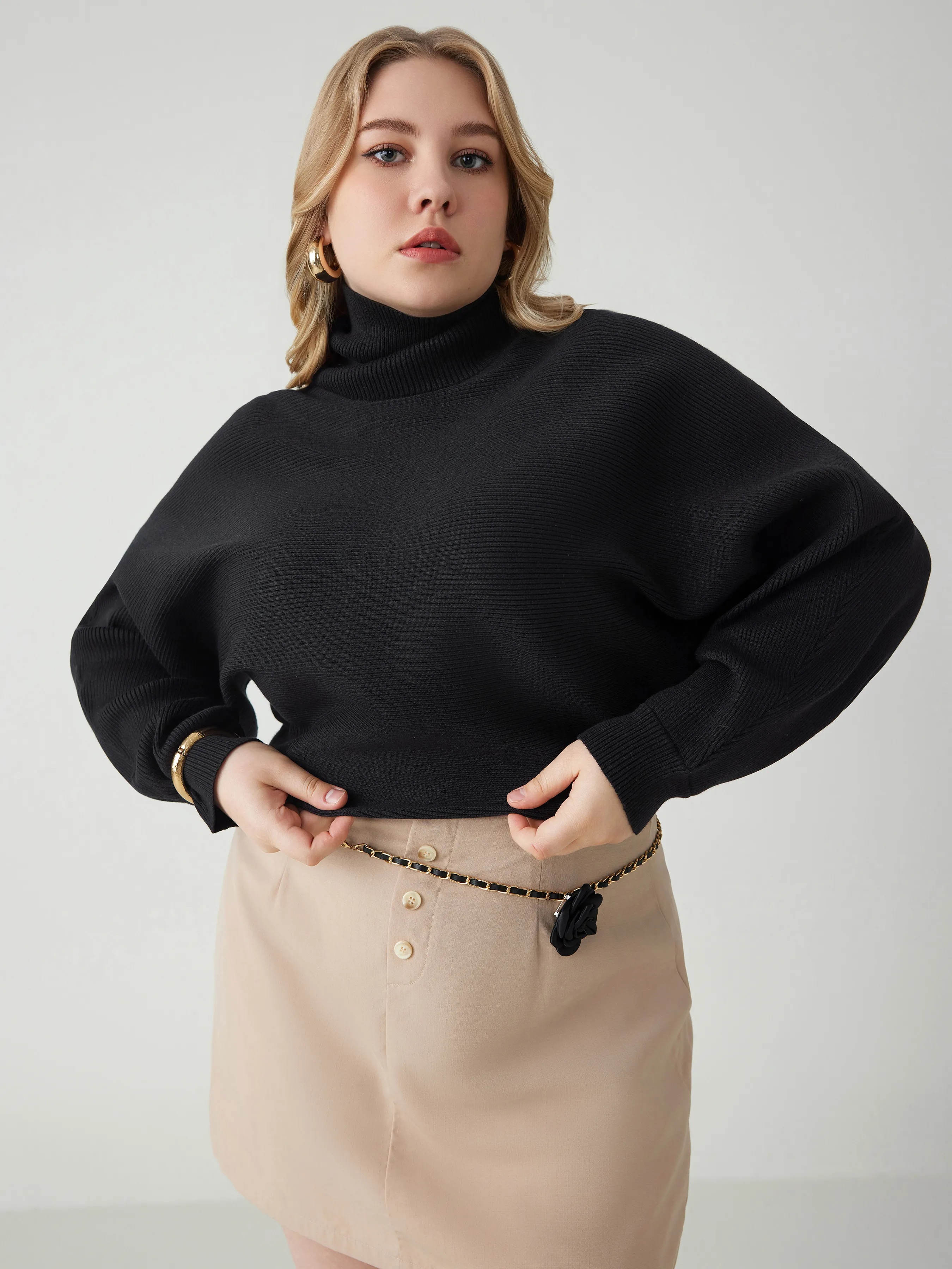  Suéter Corto de Cuello Alto Sólido Curvy