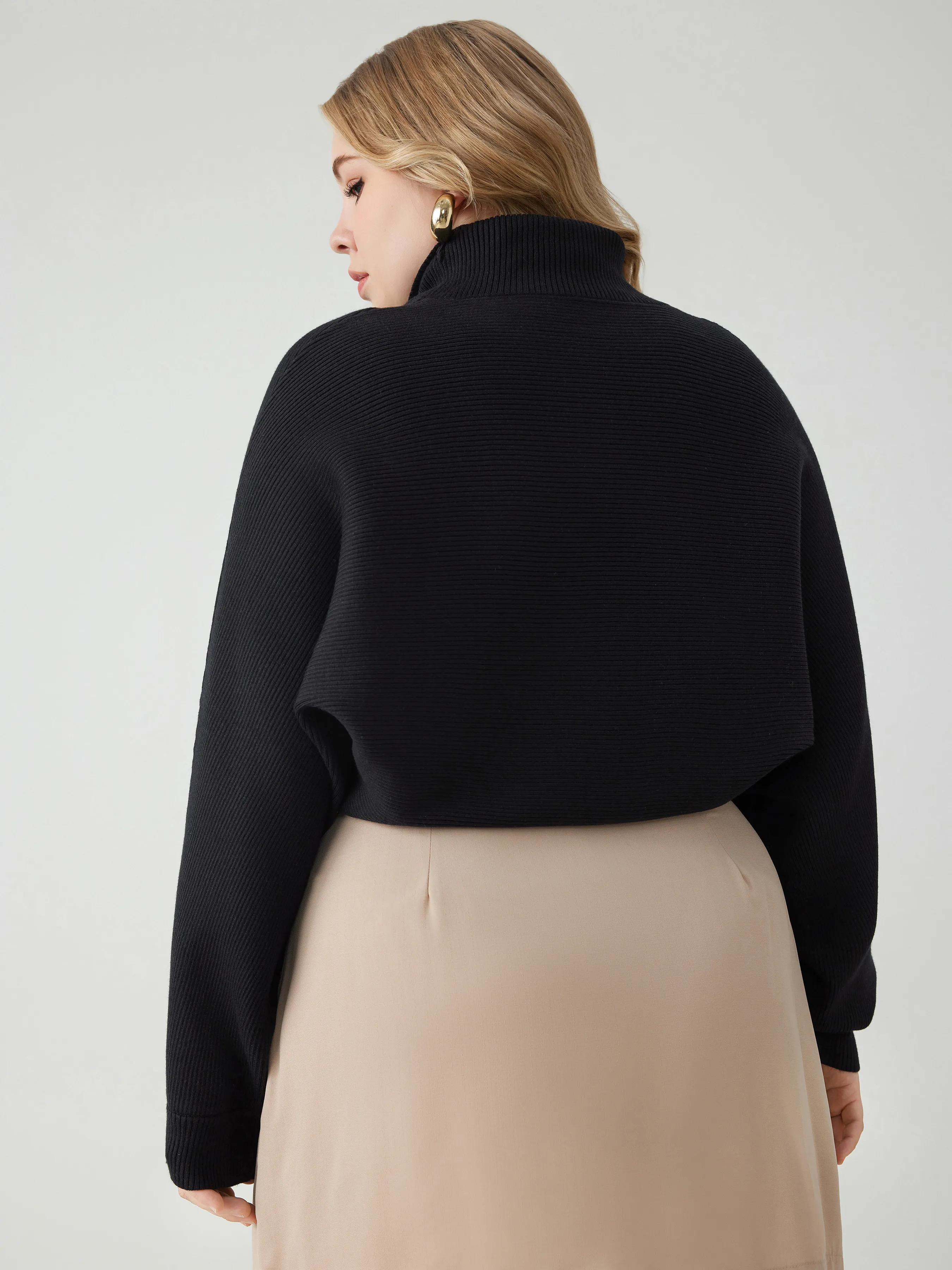  Suéter Corto de Cuello Alto Sólido Curvy