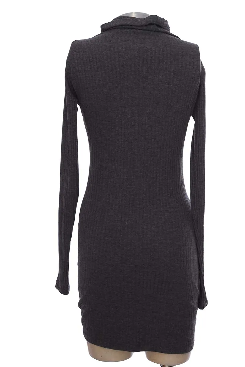 VESTIDO / ENTERIZO COLOR GRIS  CLOSEANDO