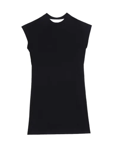 Vestido negro midi con camiseta blanca reversible