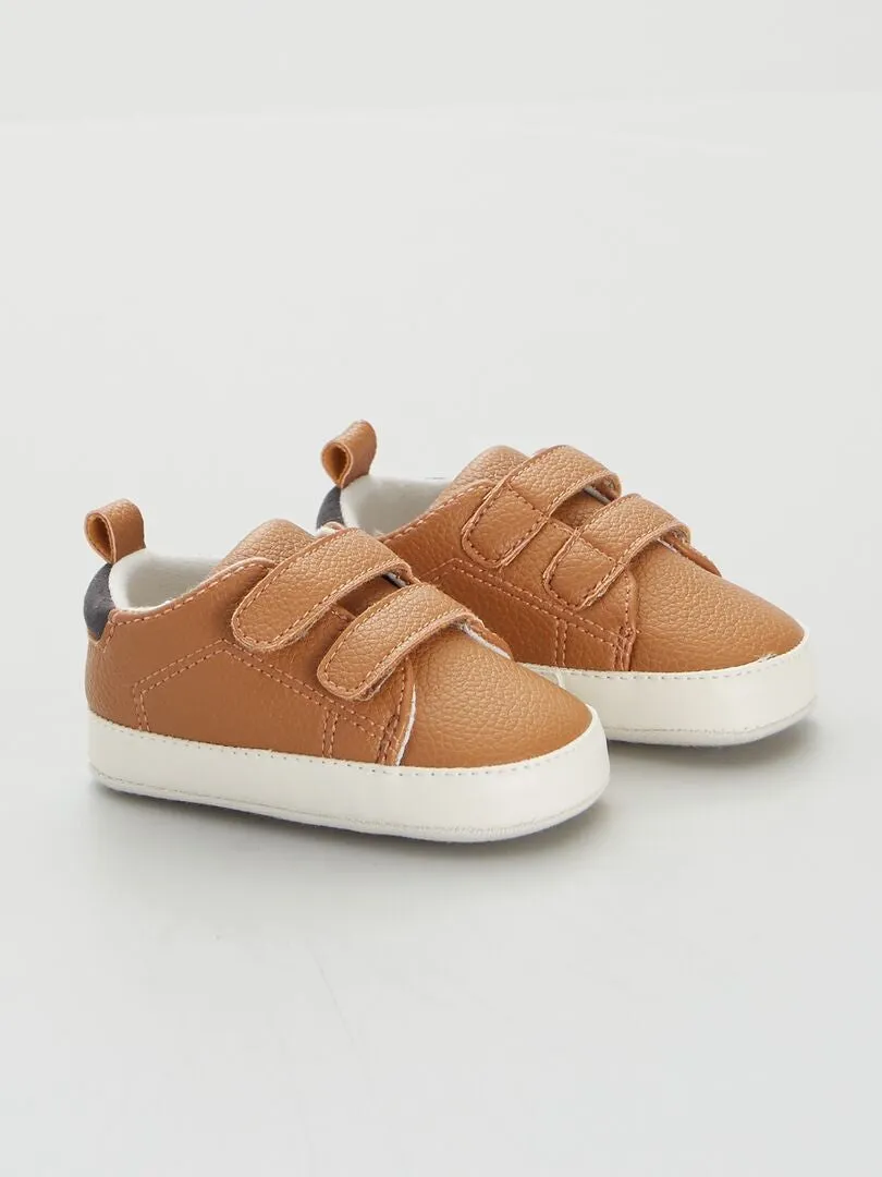 ZAPATILLAS BICOLOR CON VELCRO  MARRON