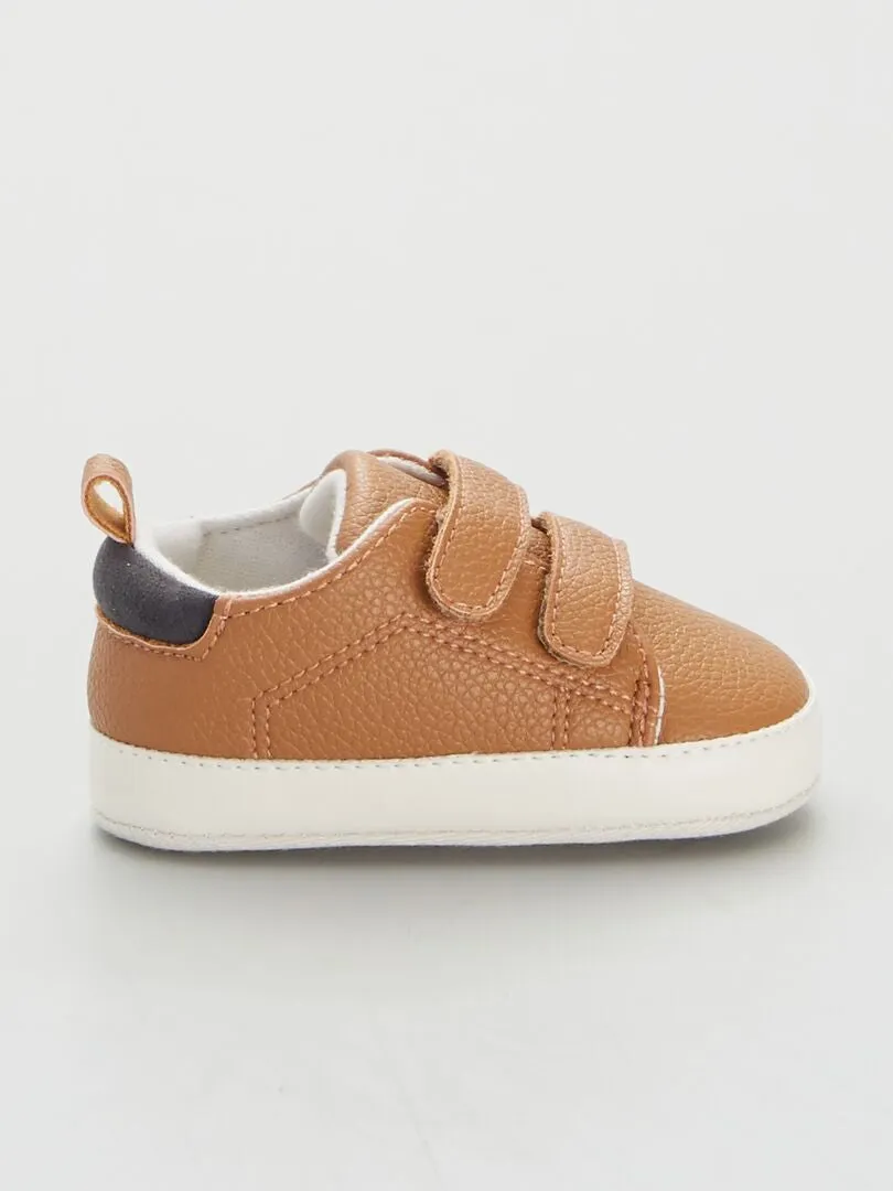 ZAPATILLAS BICOLOR CON VELCRO  MARRON