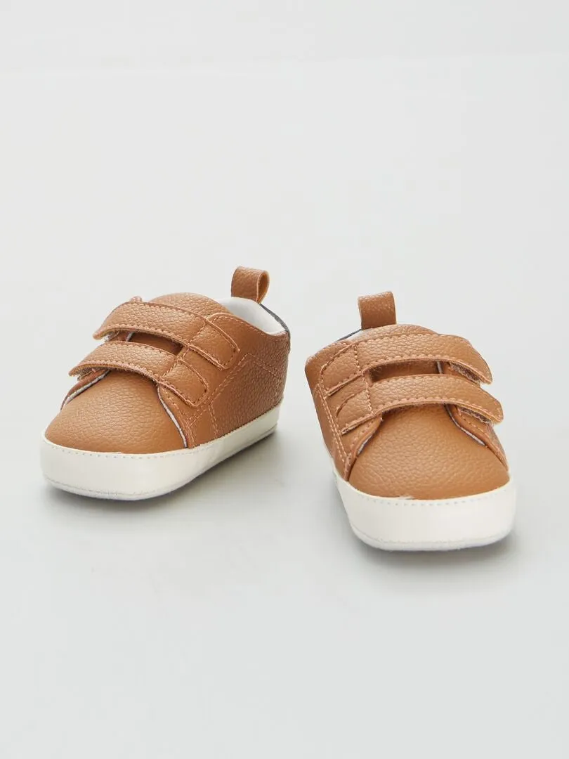 ZAPATILLAS BICOLOR CON VELCRO  MARRON