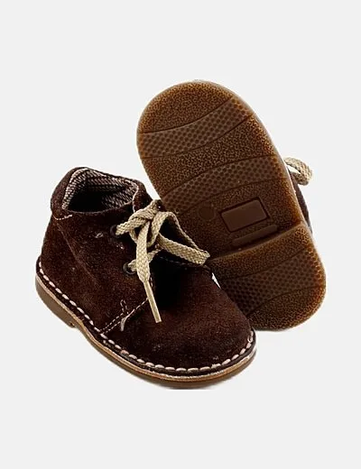 Zara Botas ante marrones